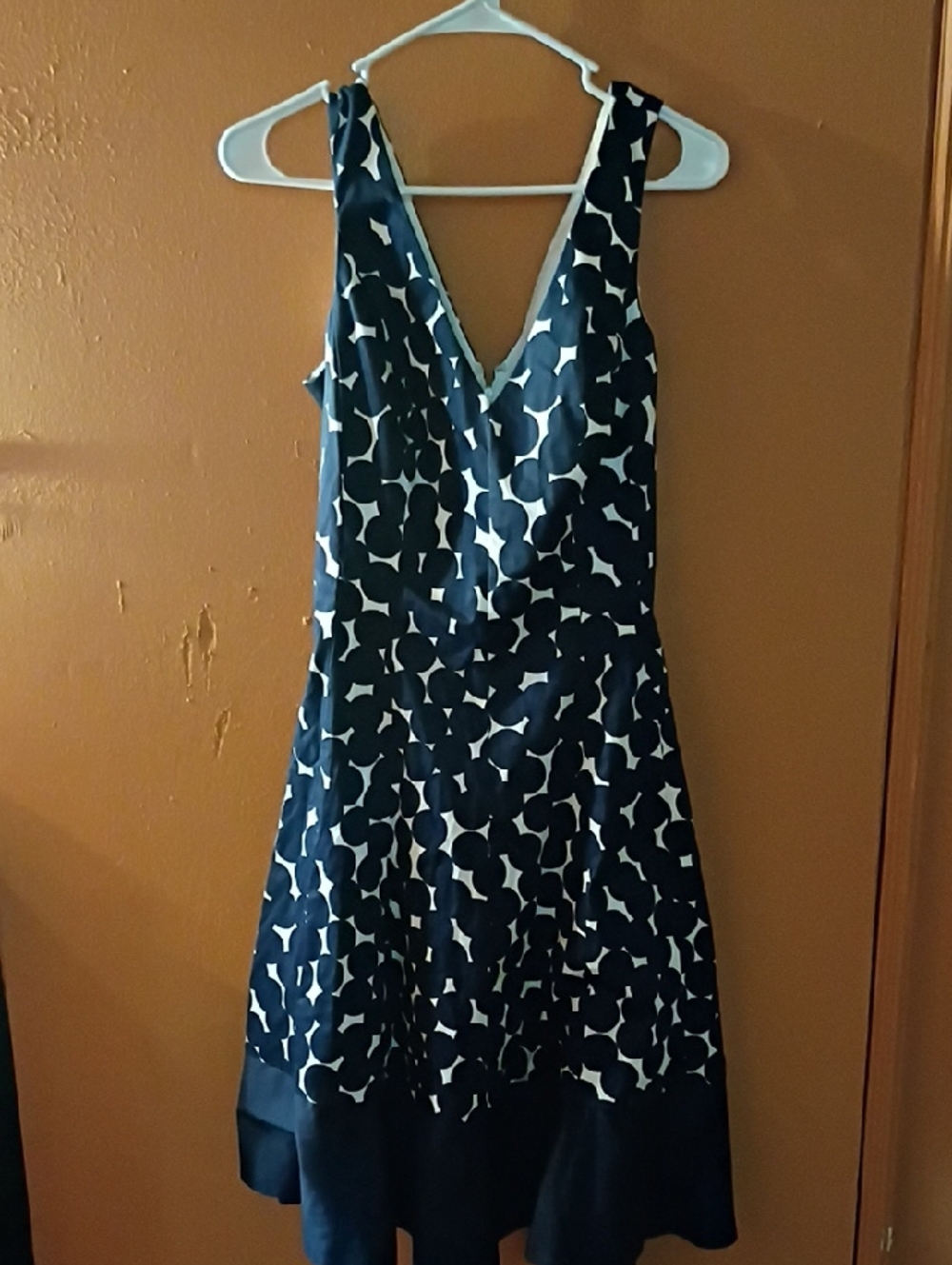 Nine West Navy and White V-Neck Sleeveless Midi Dress